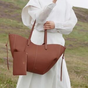 Polene Cyme
EDITION TEXTURED COGNAC